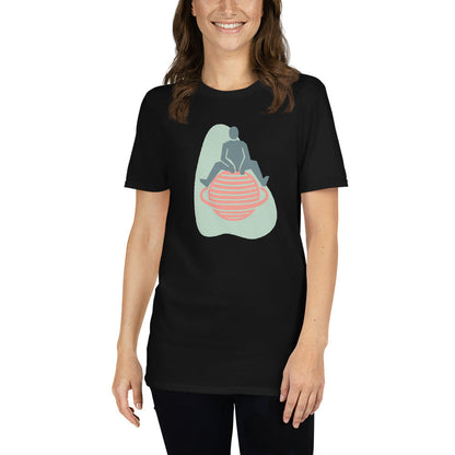 Camiseta Manga Curta Sentado no Planeta com um Anel