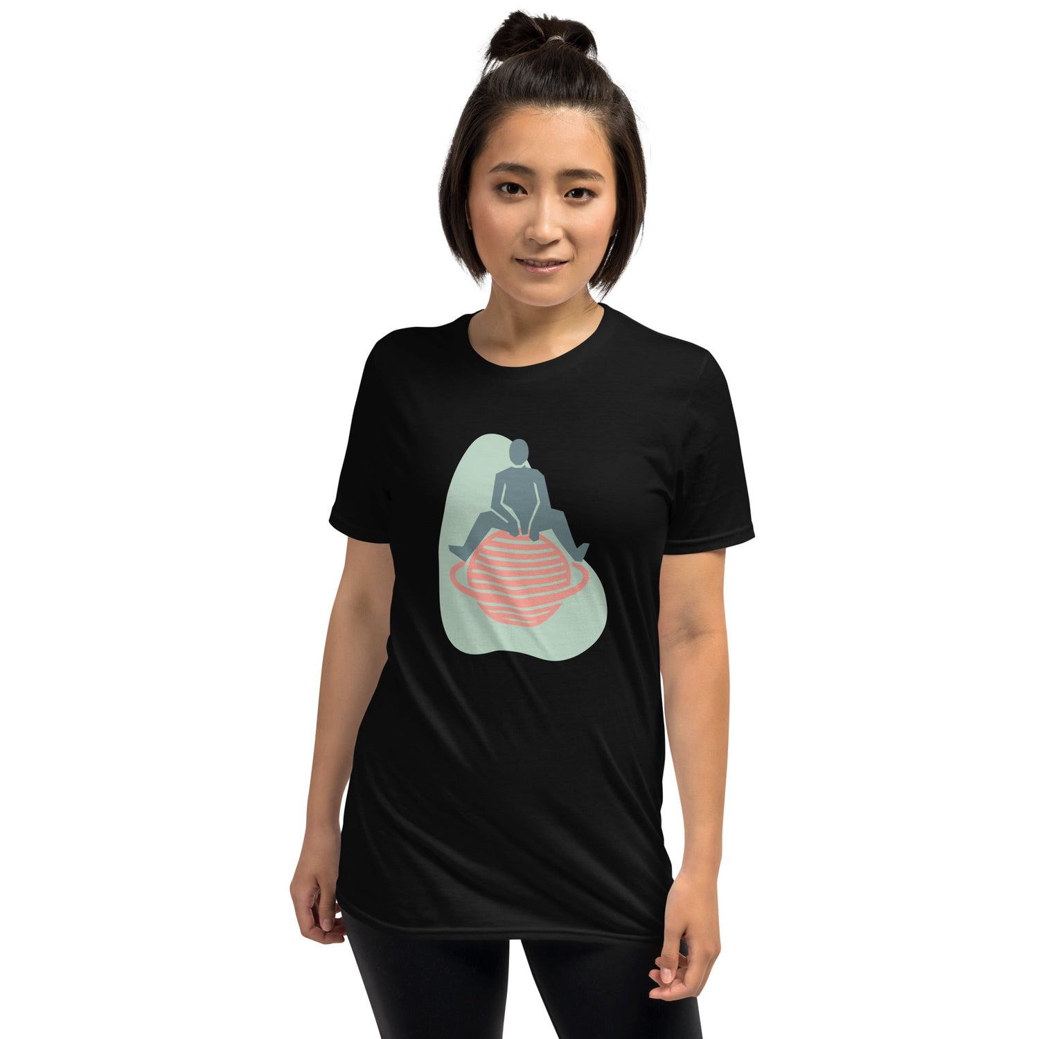 Camiseta Manga Curta Sentado no Planeta com um Anel