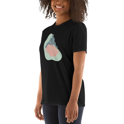 Camiseta Manga Curta Sentado no Planeta com um Anel