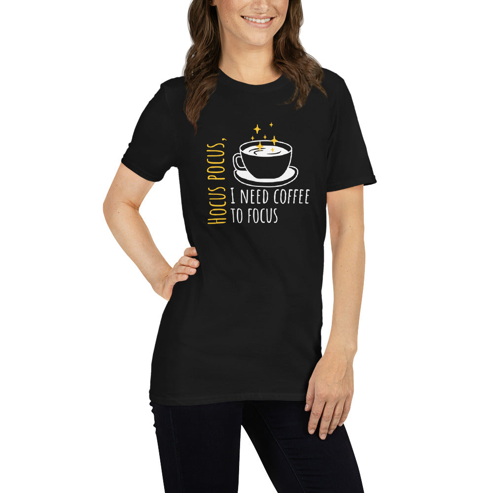 Camiseta de manga curta Preciso de café para focar