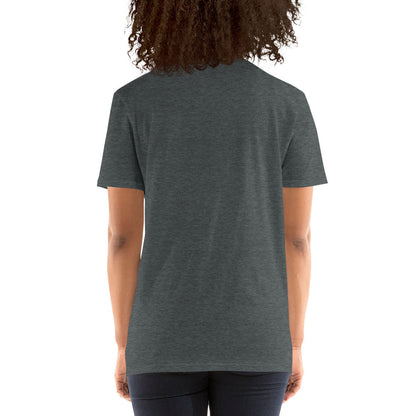 Camiseta de manga curta Preciso de café para focar