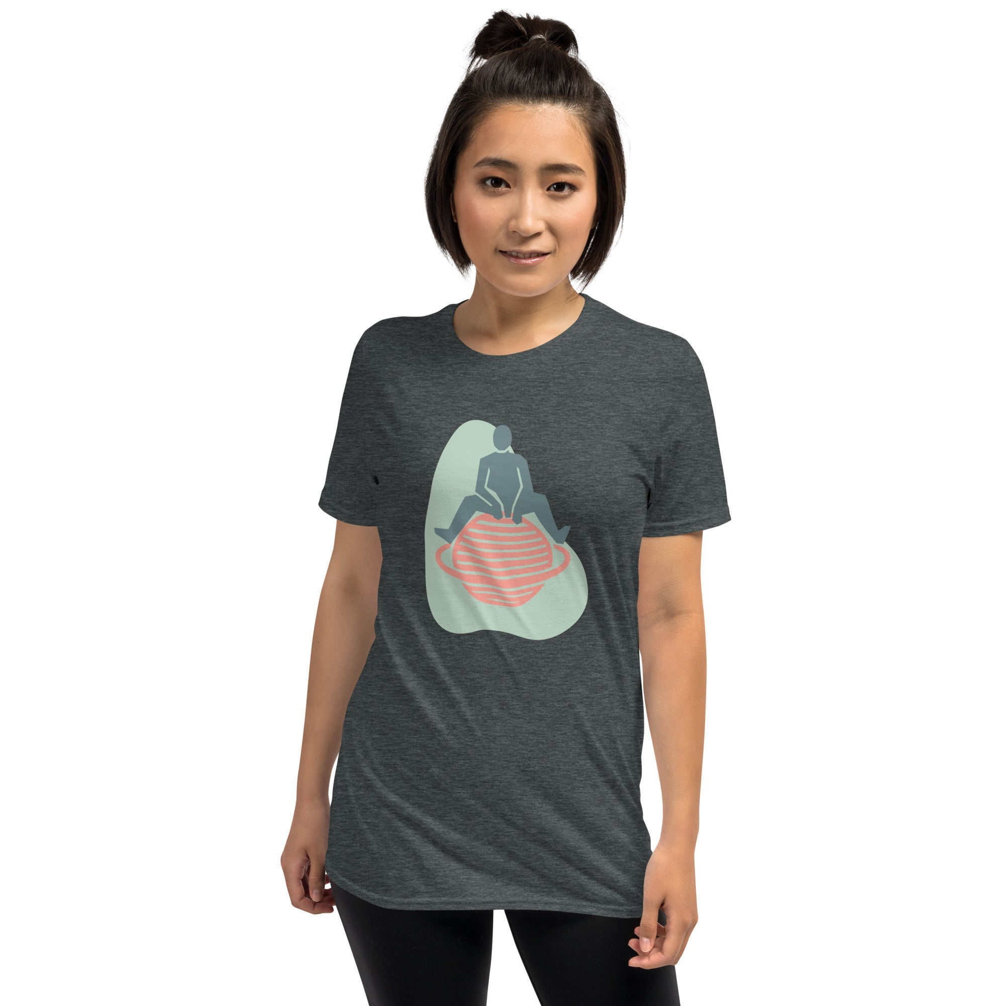 Camiseta Manga Curta Sentado no Planeta com um Anel