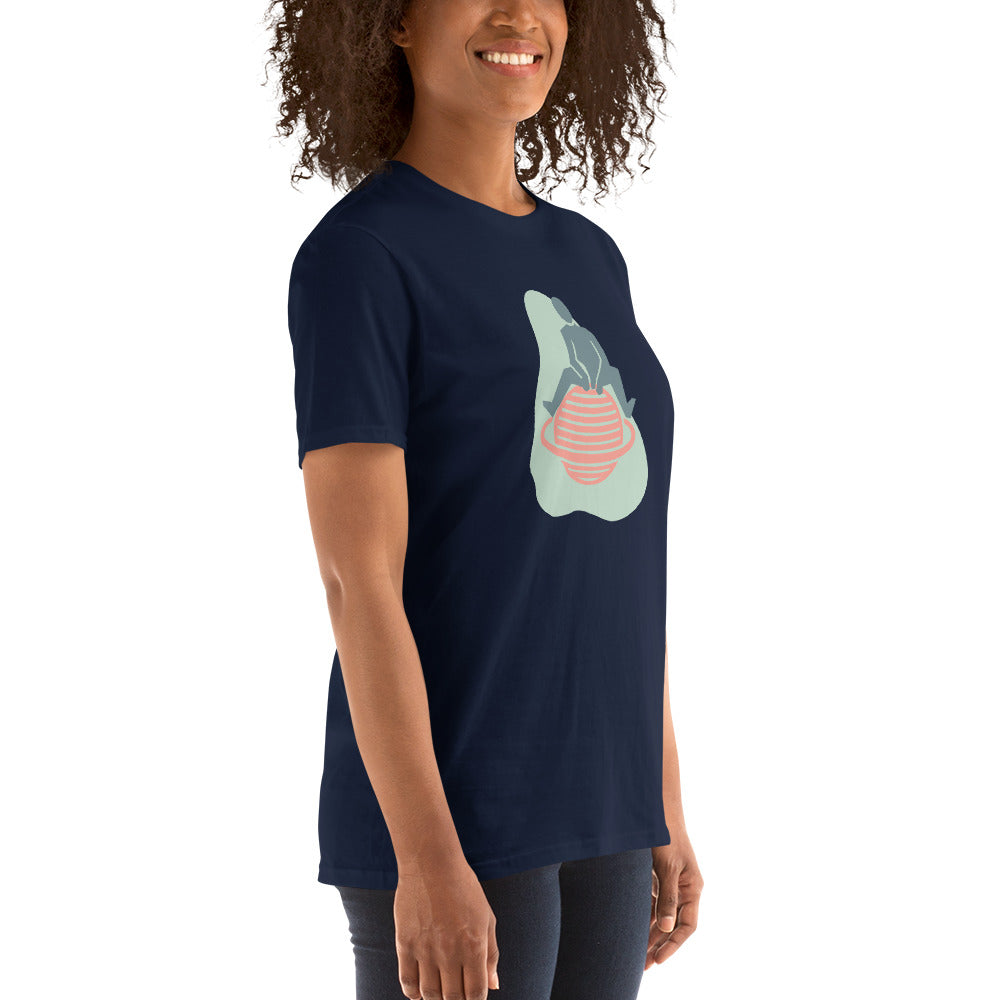 Camiseta Manga Curta Sentado no Planeta com um Anel