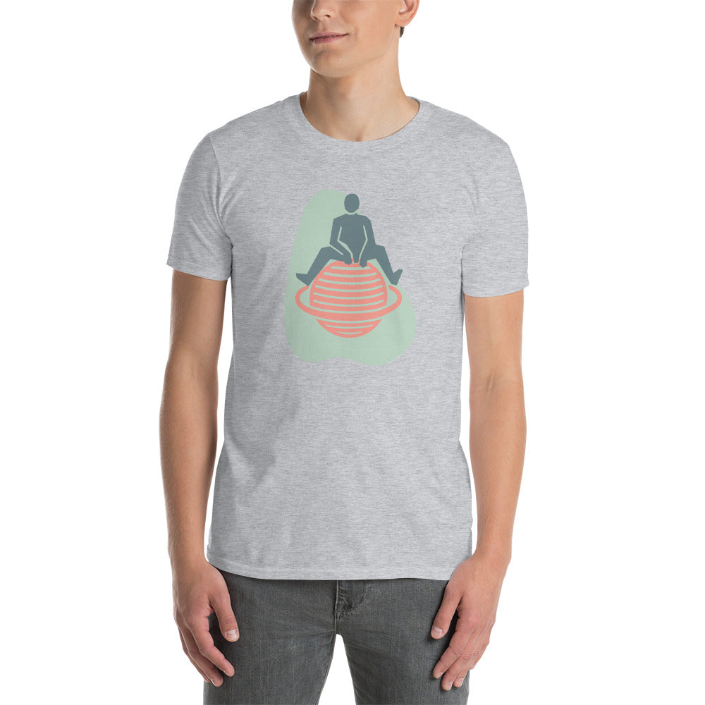 Camiseta Manga Curta Sentado no Planeta com um Anel