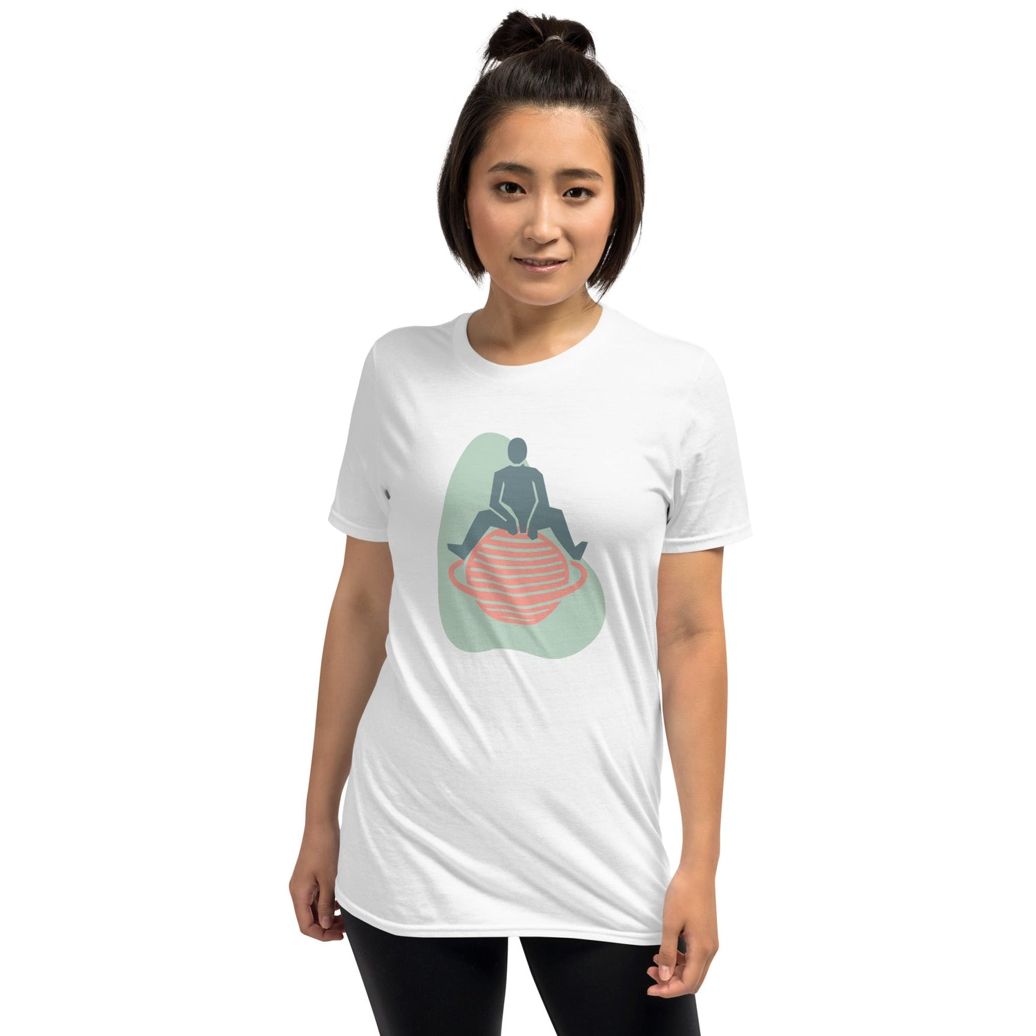 Camiseta Manga Curta Sentado no Planeta com um Anel